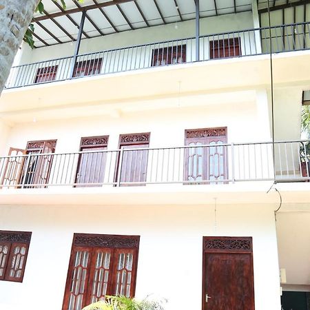Sumudu Villa Hikkaduwa Bagian luar foto