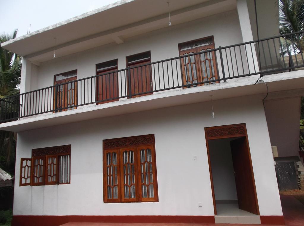 Sumudu Villa Hikkaduwa Bagian luar foto