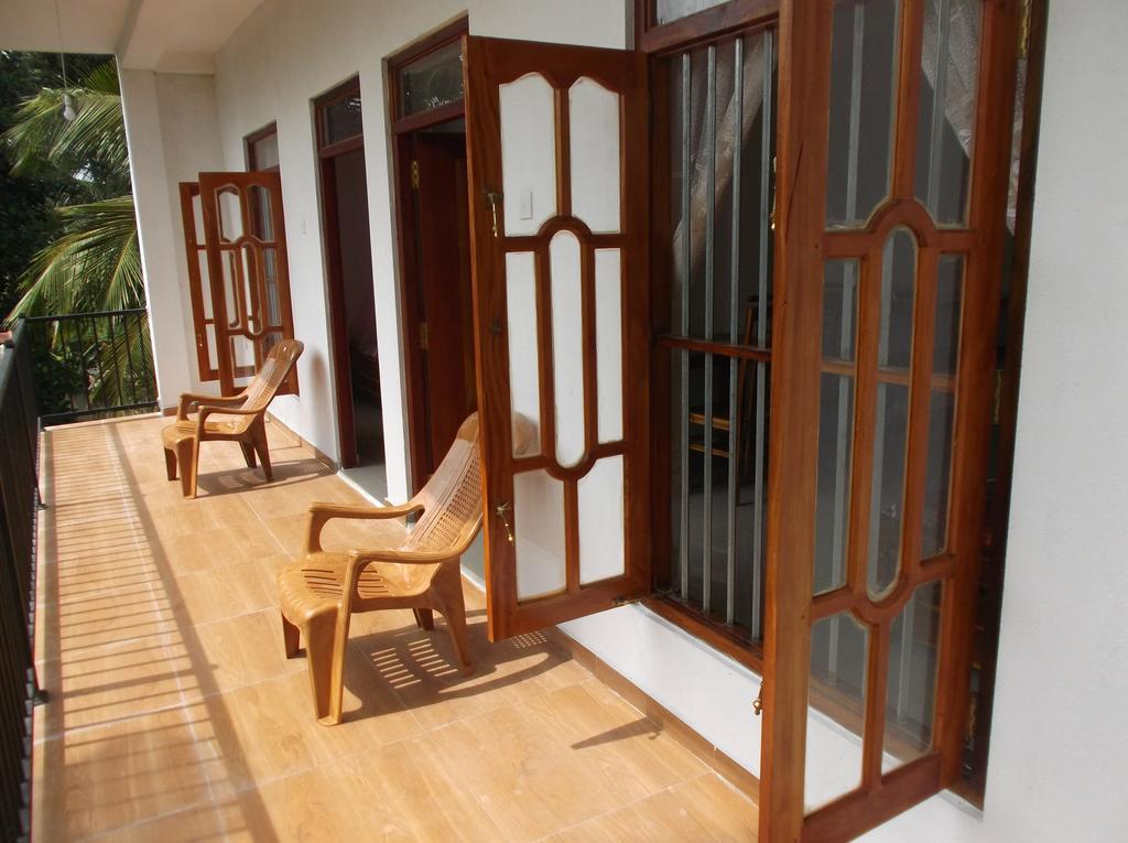 Sumudu Villa Hikkaduwa Bagian luar foto