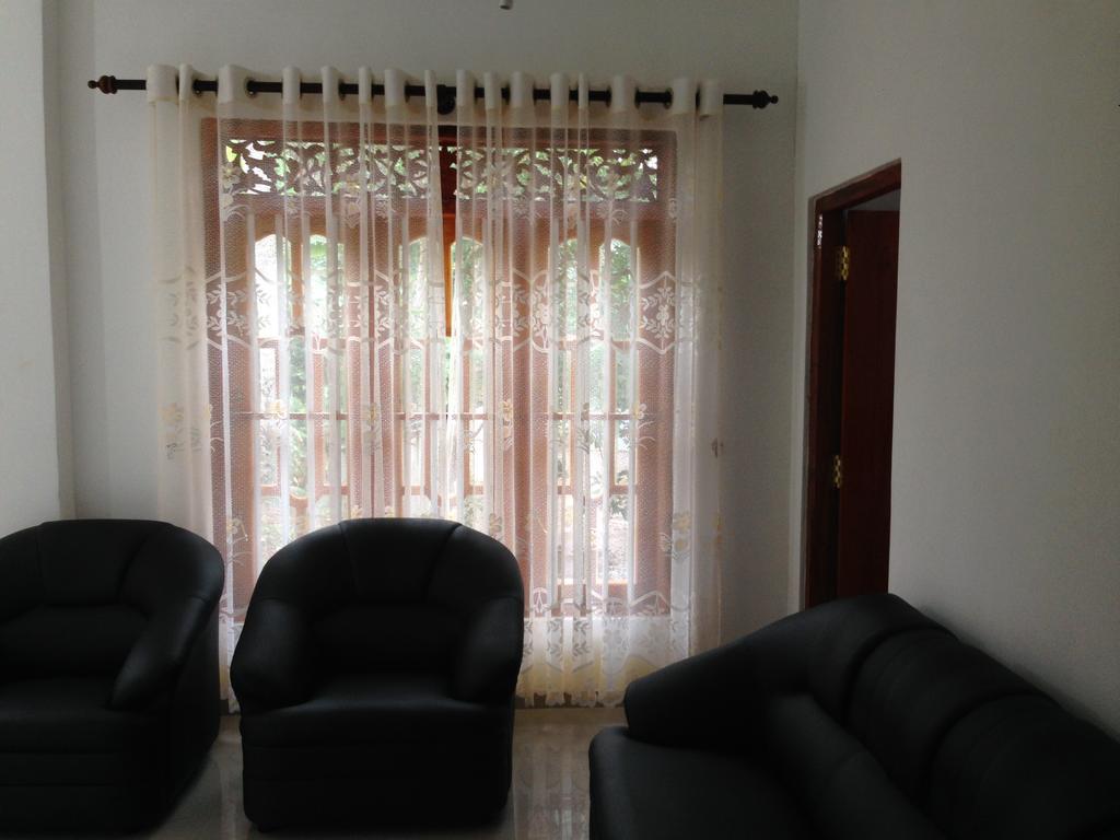 Sumudu Villa Hikkaduwa Bagian luar foto